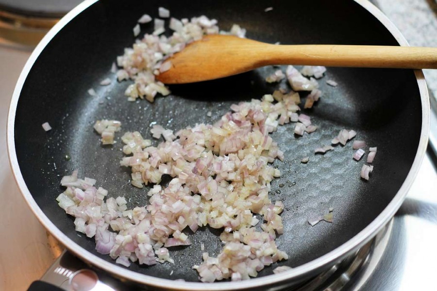 Salat aus gegrillten Auberginen und Paprika