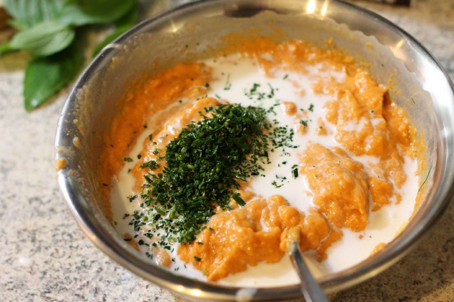 Hor Mok – gedämpfter Fisch in rotem Curry