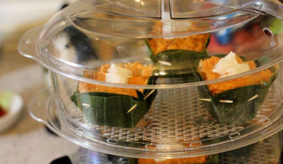 Hor Mok – gedämpfter Fisch in rotem Curry