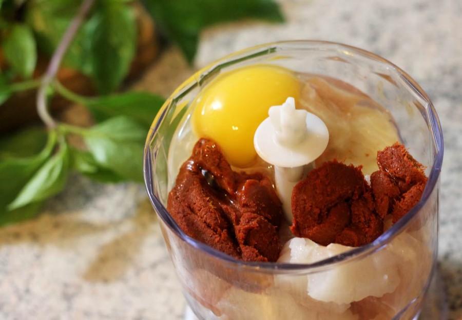 Hor Mok – gedämpfter Fisch in rotem Curry