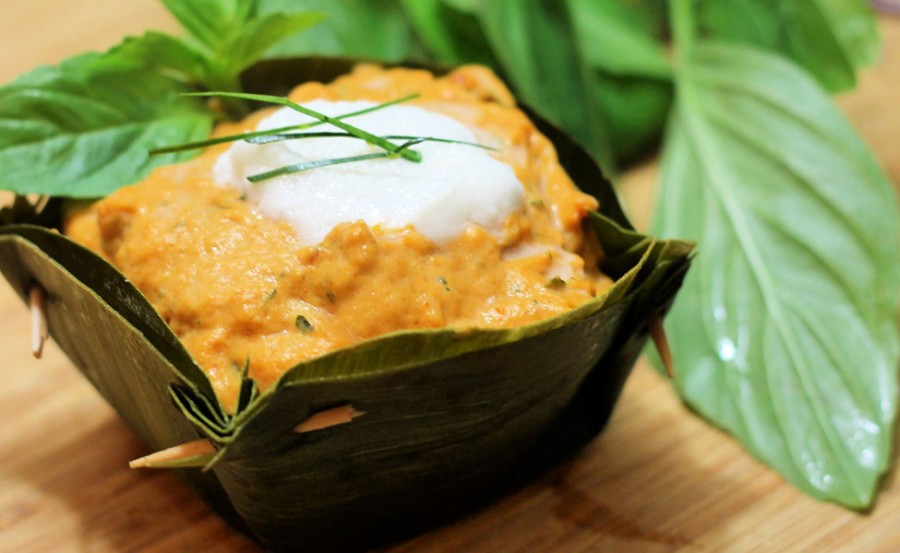 Hor Mok – gedämpfter Fisch in rotem Curry